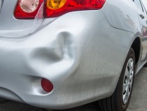 板金修理について知りたい！傷やへこみを補修するために欠かせない車の修理のイメージ